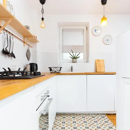 Apartment Niska By Renters Warsaw